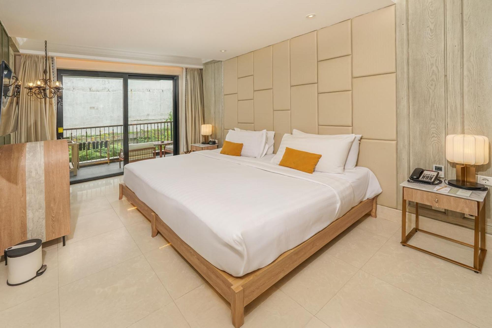 Jambuluwuk Oceano 5*